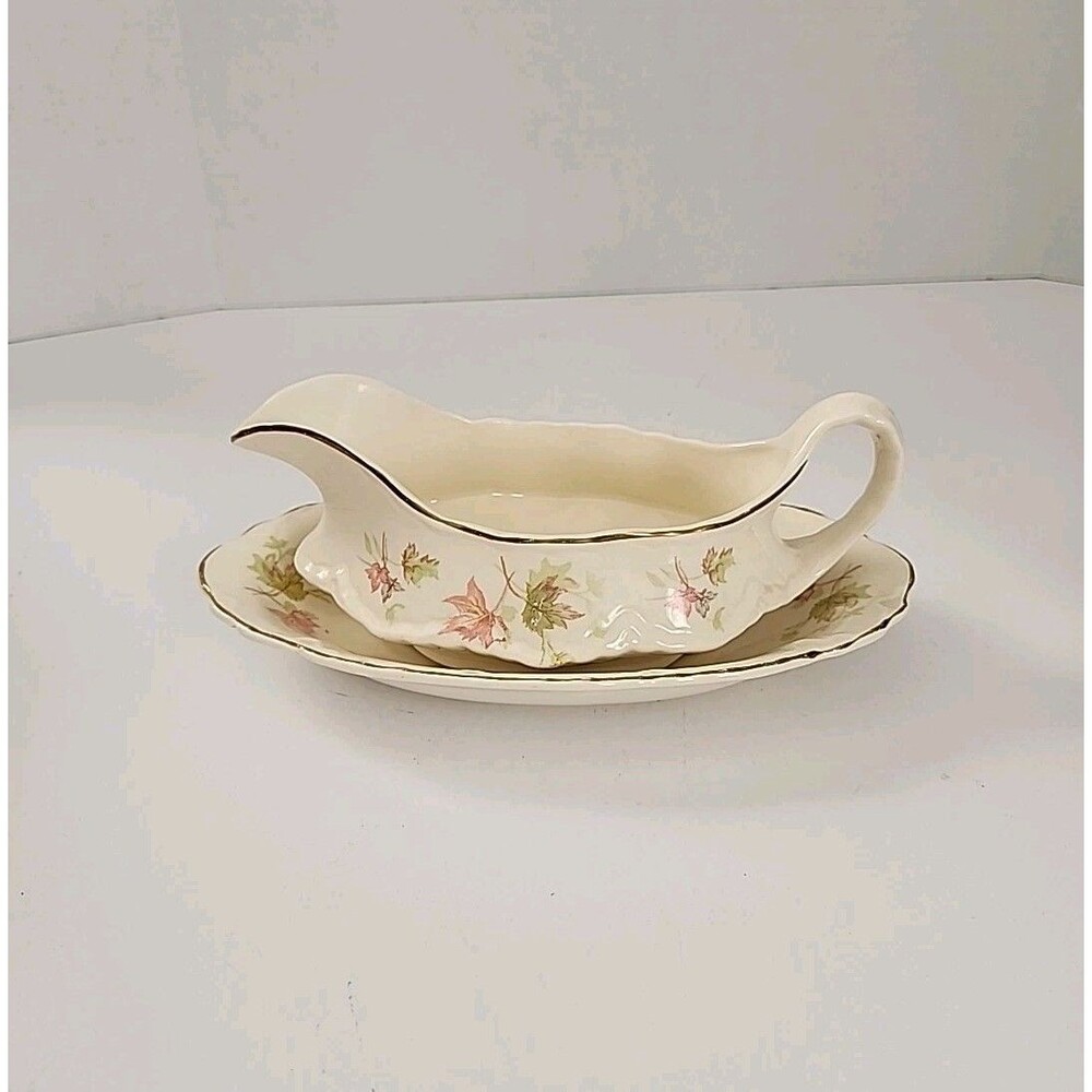 1940’s Homer Laughlin Gravy Boat W/Under Plate/Virginia Rose Pattern/gold Trim